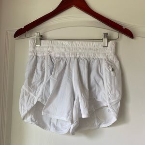 Lululemon tracker short in white